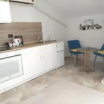 White Rose Guest 2* Burgas