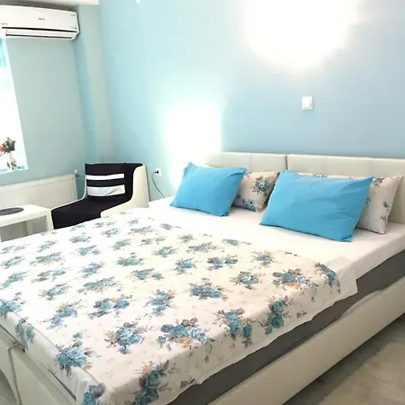 Хотел White Rose Guest Бургас