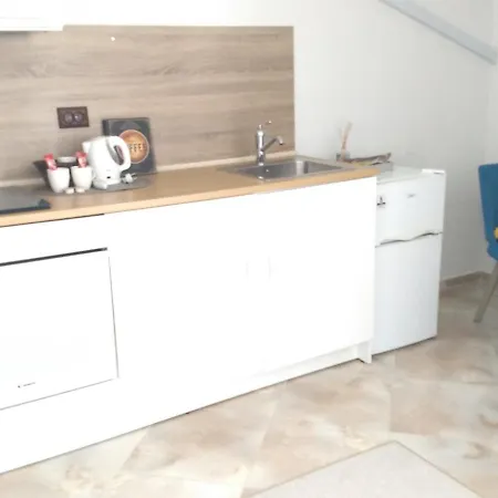 White Rose Guest Хотел Бургас