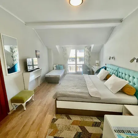 White Rose Guest فندق بورغاس