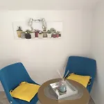 White Rose Guest Hotel