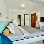 White Rose Guest 2* Burgas City