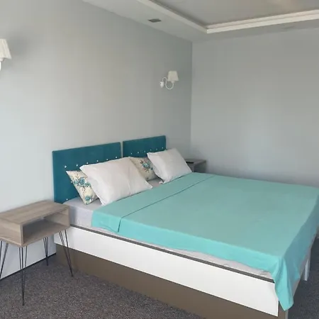 White Rose Guest Hotell 2*