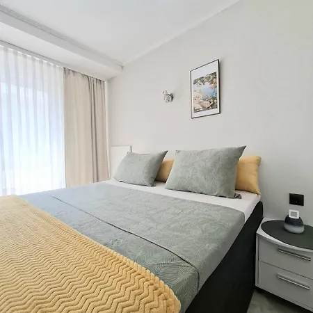 Ξενοδοχείο White Rose Guest 2*