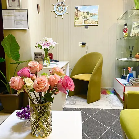 Ξενοδοχείο White Rose Guest