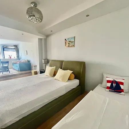 White Rose Guest 2* بورغاس