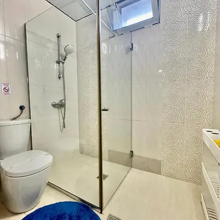 Ξενοδοχείο White Rose Guest 2*